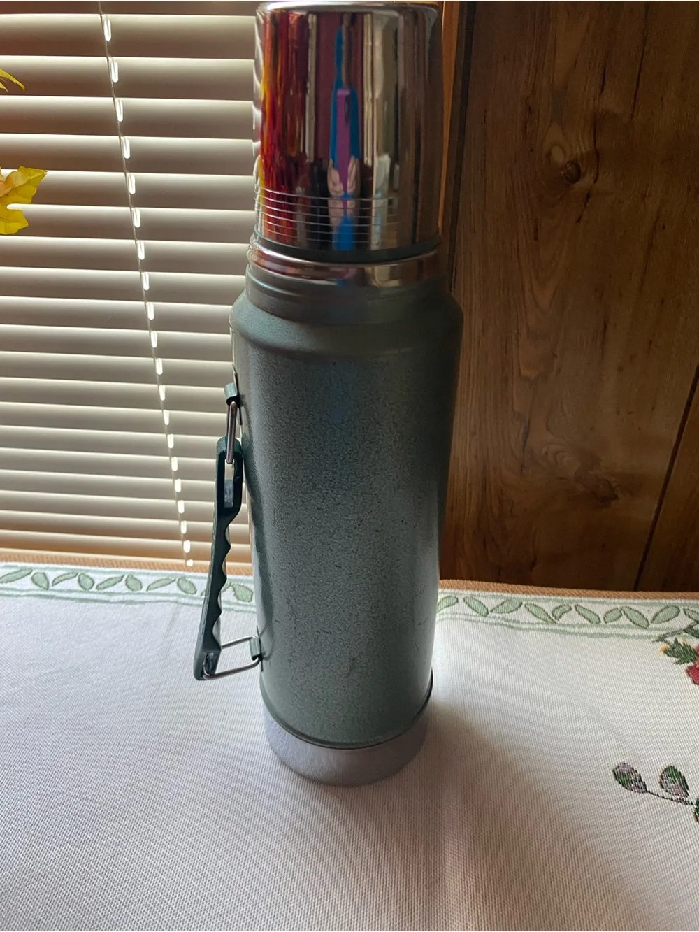 Vintage Stanley Green Textured Vacuum Bottle with Silver Cap - Picture 2 of 6